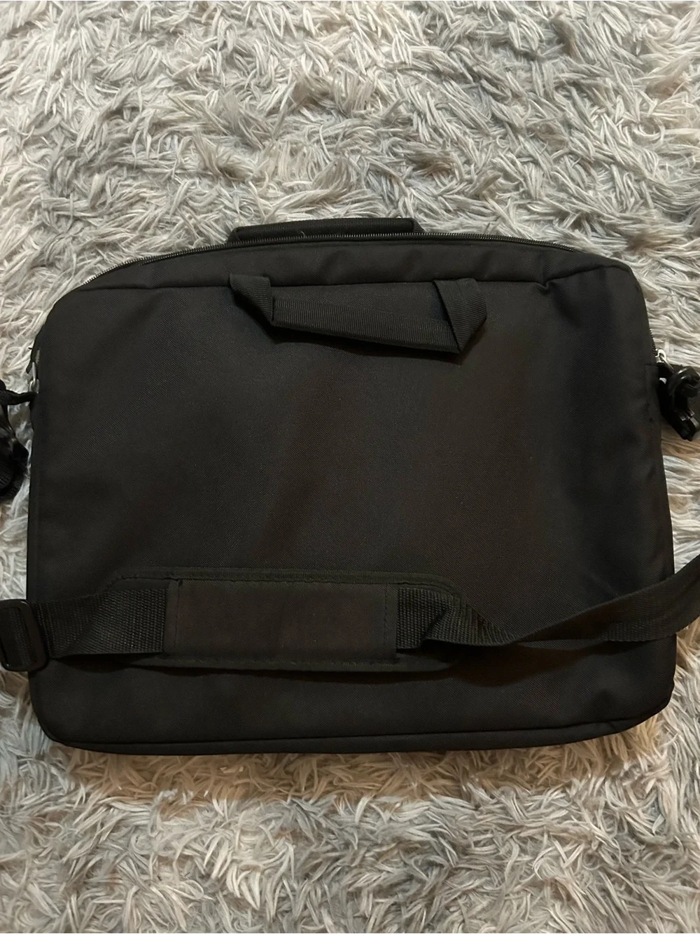 Black Case Logic Laptop Messenger Bag with Adjustable Strap